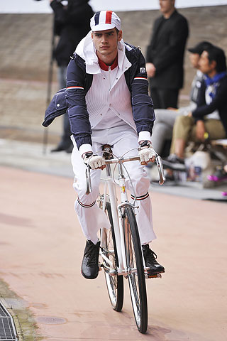 Moncler Gamme Bleu / - 2011